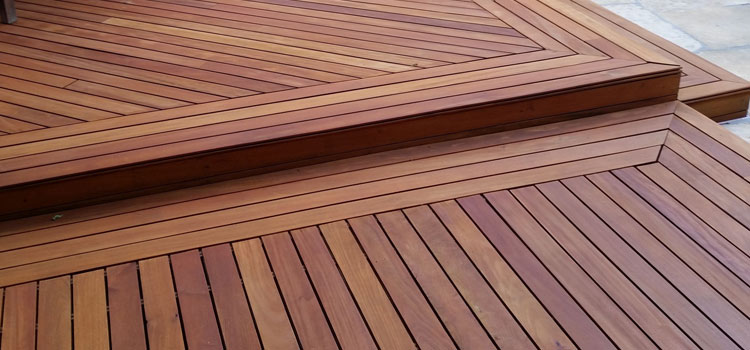 Redwood Decking Material in Bell Gardens, CA